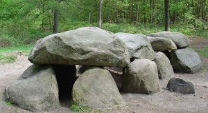 Hunebed-D8